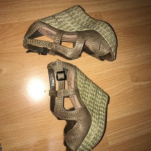 Jessica Simpson wedges